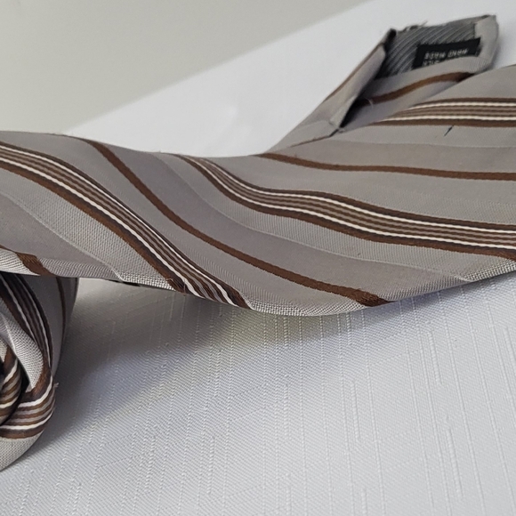 Beige, brown and gray striped silk IZAC 4 men tie/ pre-owned - Picture 4 of 12